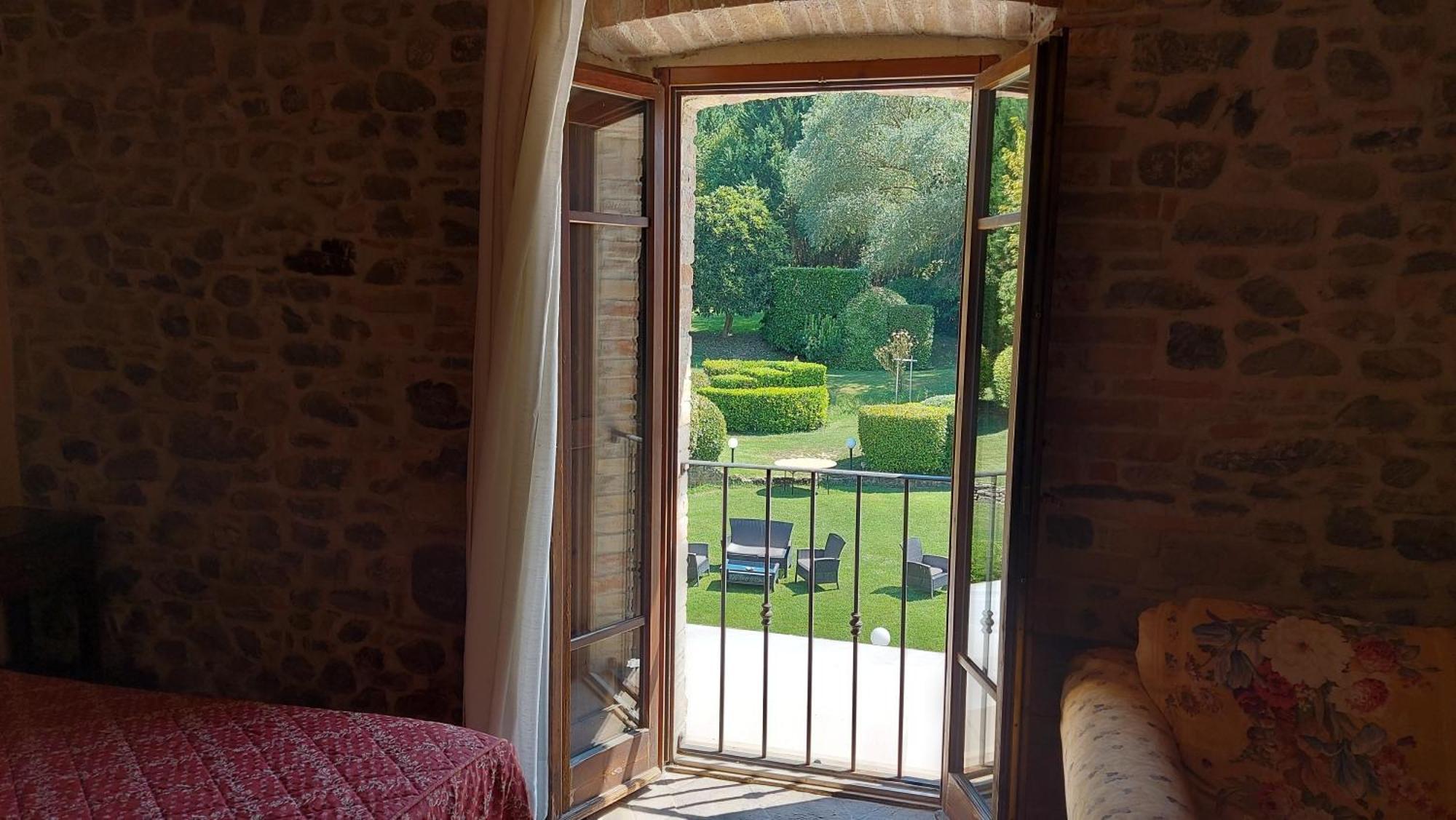 Country Hotel Poggiomanente ウンベルティデ エクステリア 写真