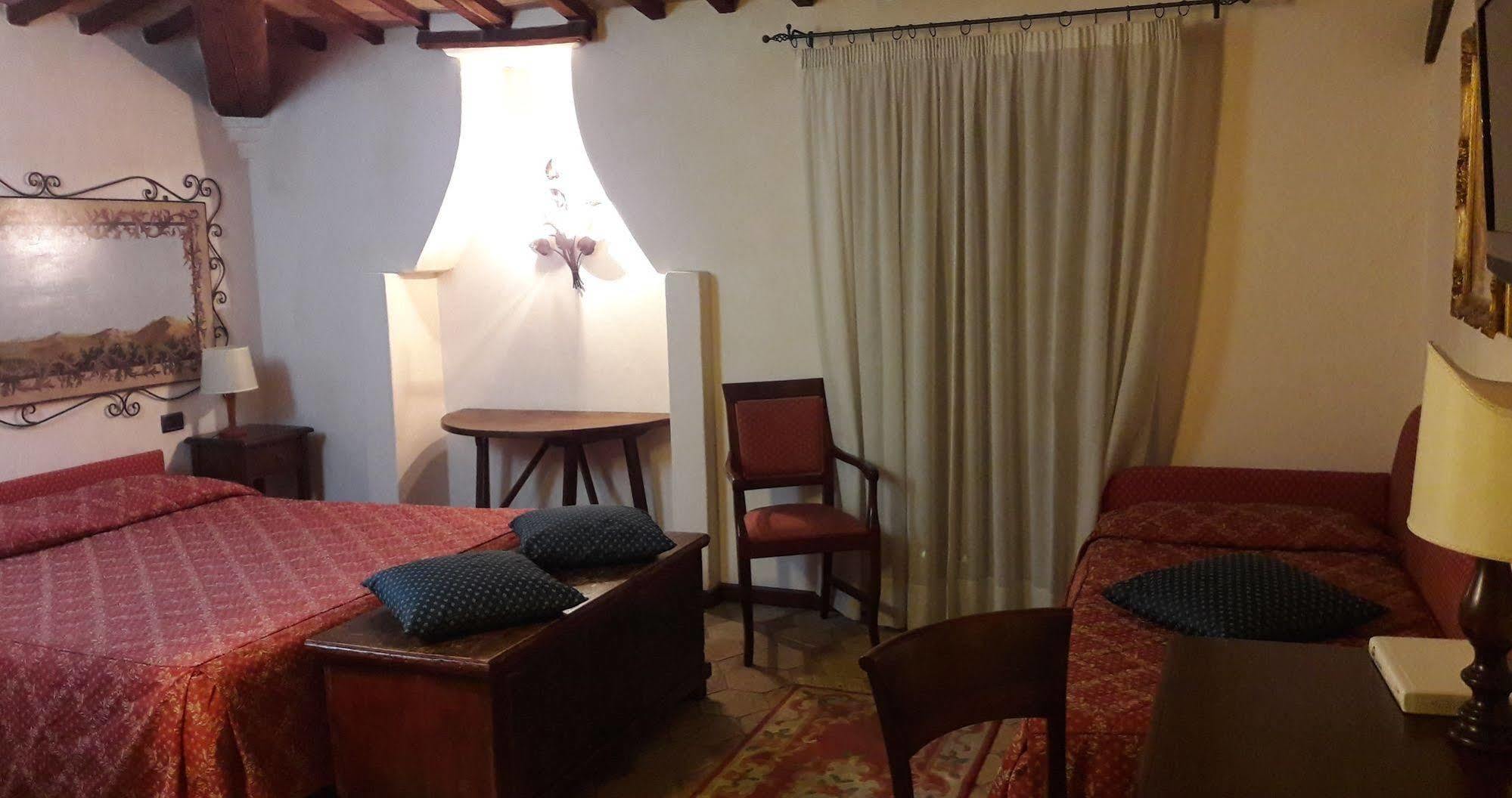 Country Hotel Poggiomanente ウンベルティデ エクステリア 写真